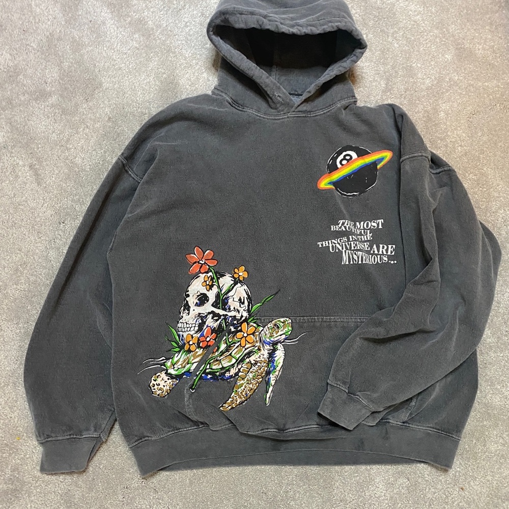Vintage graphic hoodie!